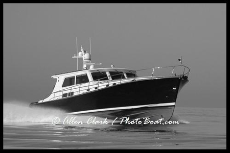 Motor Yacht Cutting Glass