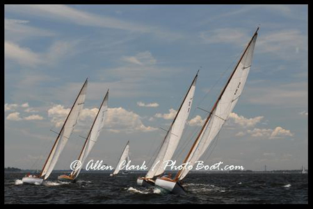 S Boats Upwind